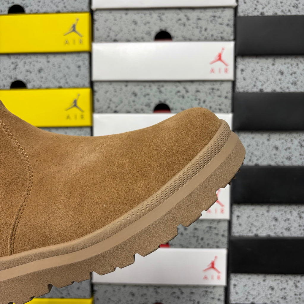 UGG Chelsea Boots in Chestnut – Style 2050