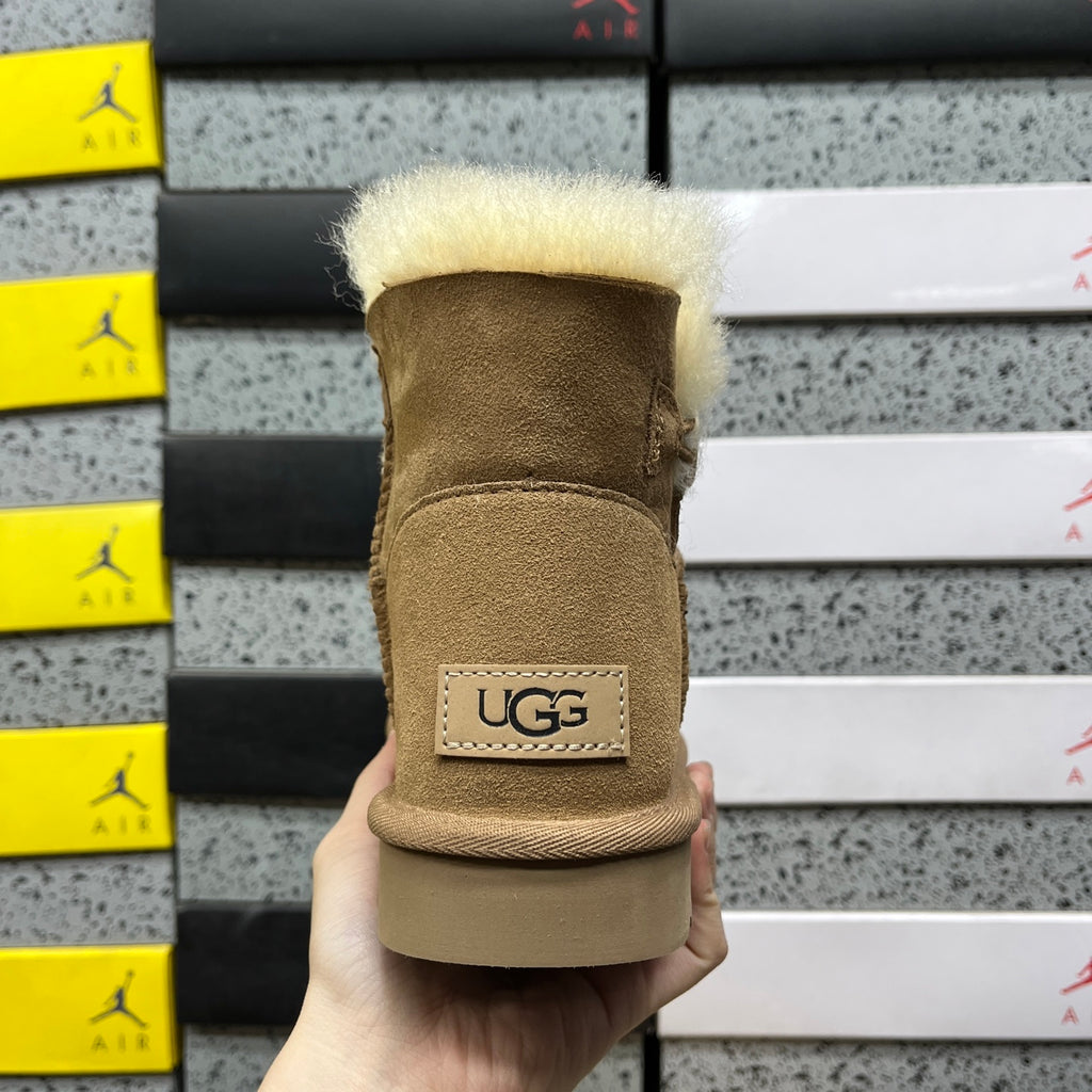 UGG Mini Bailey Button II Boots in Chestnut