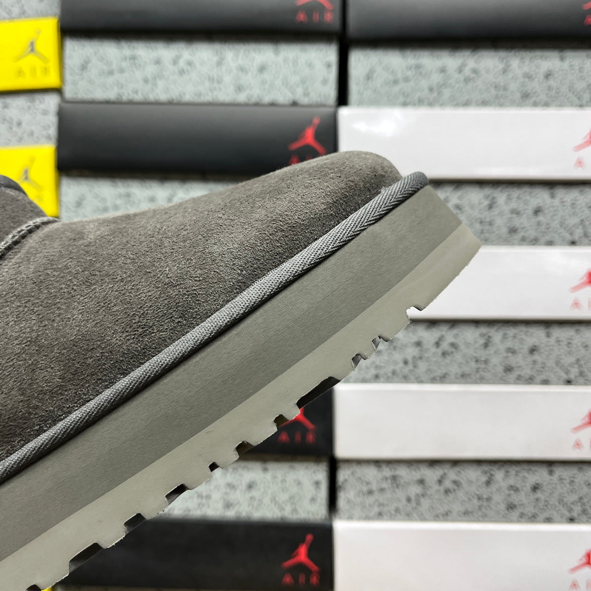 UGG Ultra Mini 3 cm Platform Boots in Grey