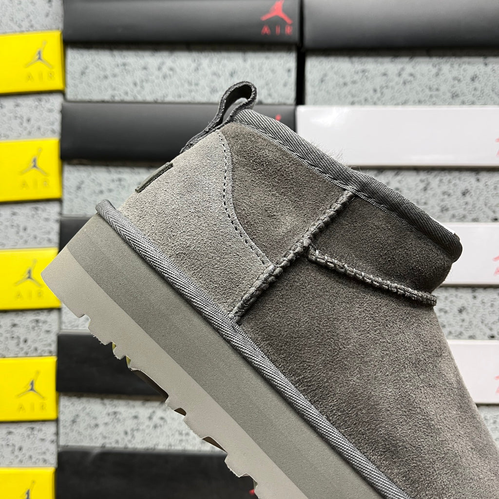 UGG Ultra Mini 3 cm Platform Boots in Grey