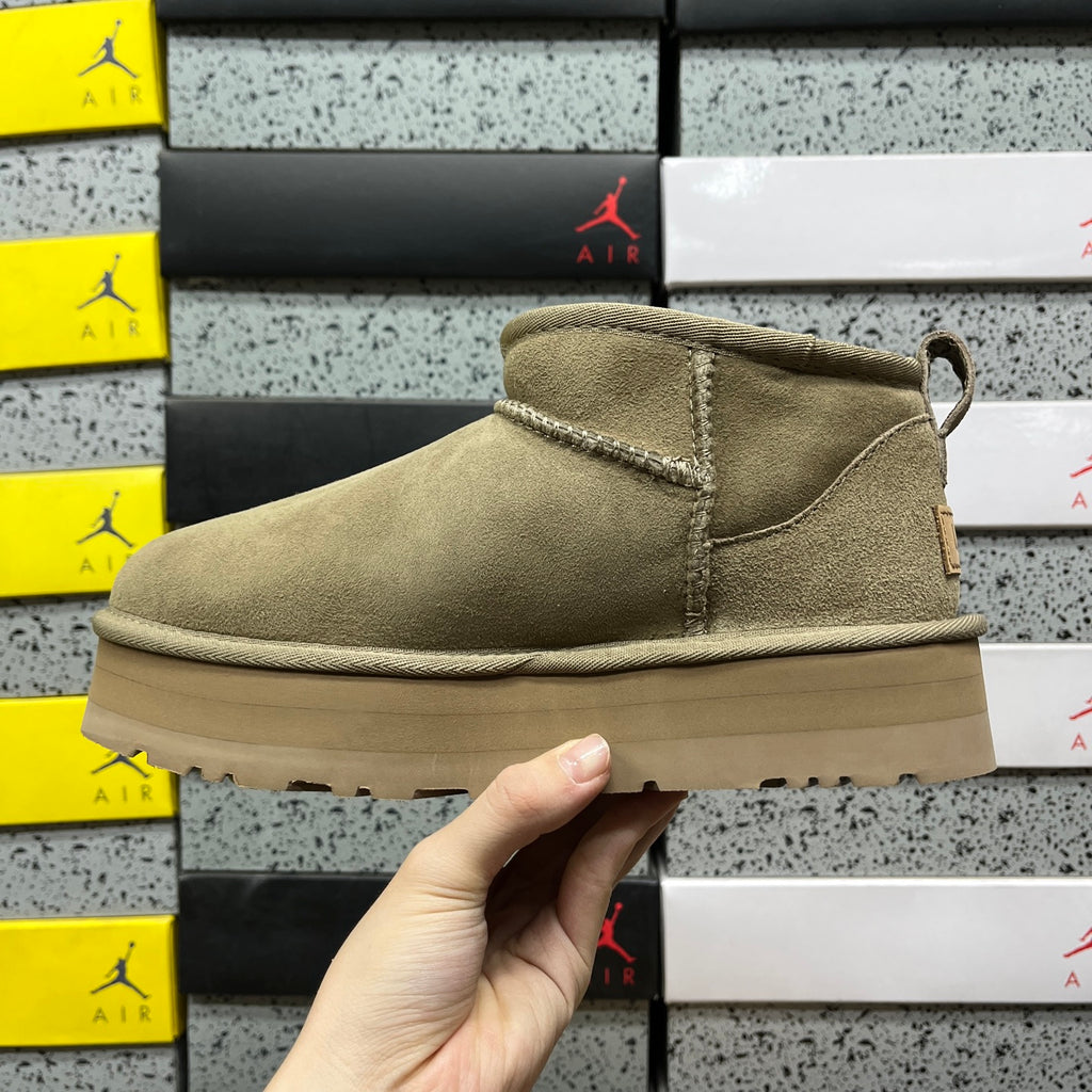 UGG Ultra Mini 3 cm Platform Boots in Antelope Brown
