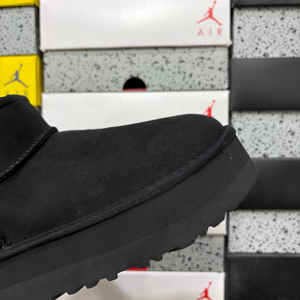 UGG Mini Platform Ankle Boots in Black – 3 cm