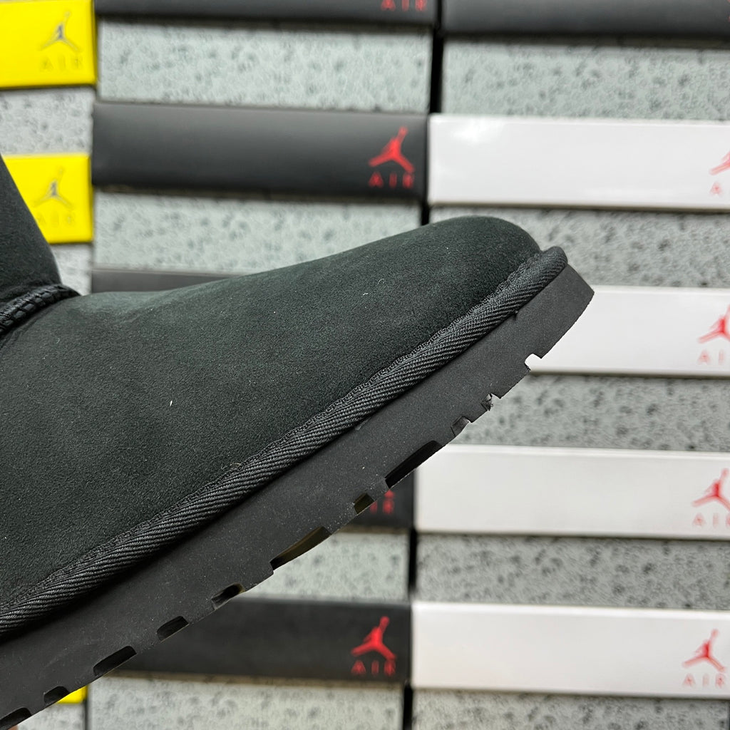 UGG Bailey Button II Boots in Black