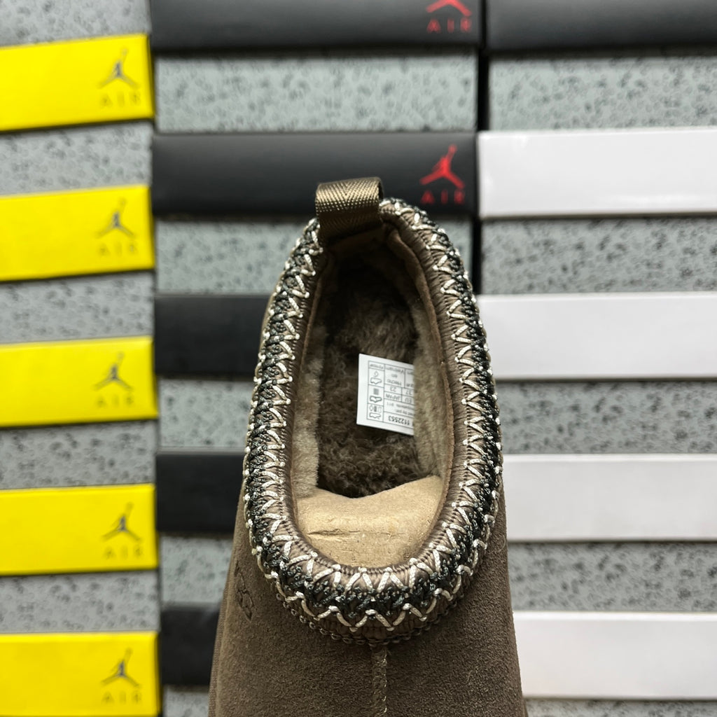 UGG Tazz II Platform Slippers in Walnut Brown
