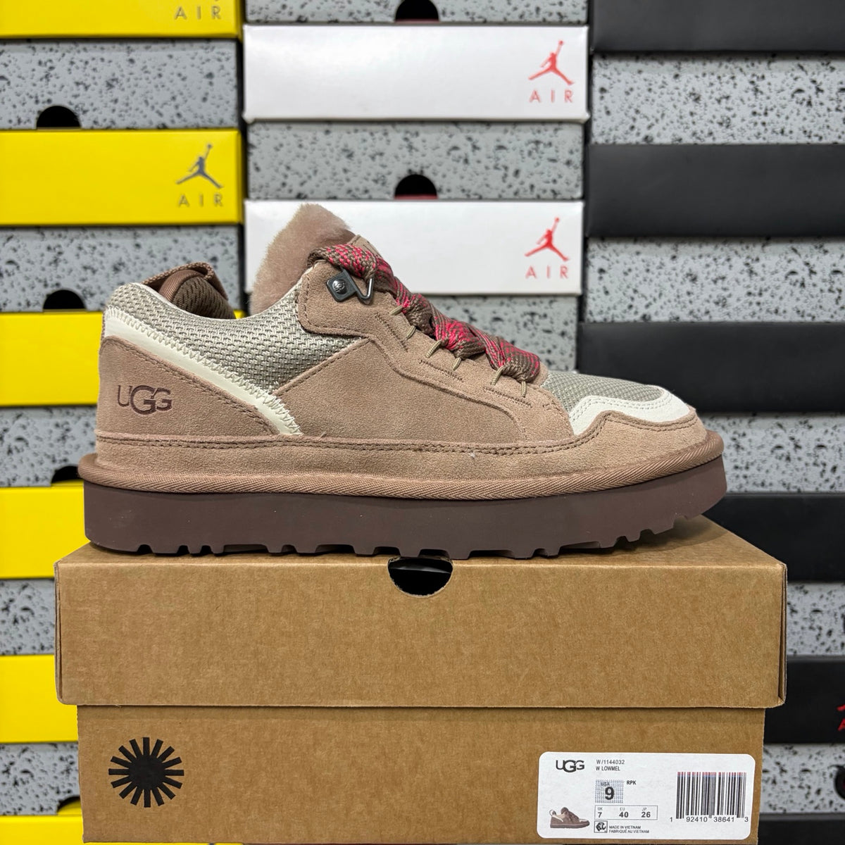 UGG Low-Top Lace-Up Shoes in Light Brown – Style 4032