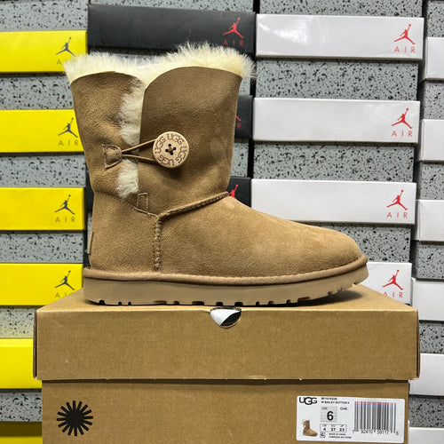 UGG Bailey Button II Boots in Chestnut