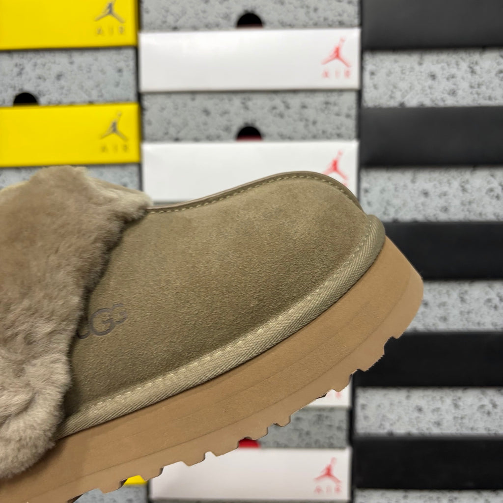 UGG Chestnut Platform Slippers with Plush Collar – 3 cm