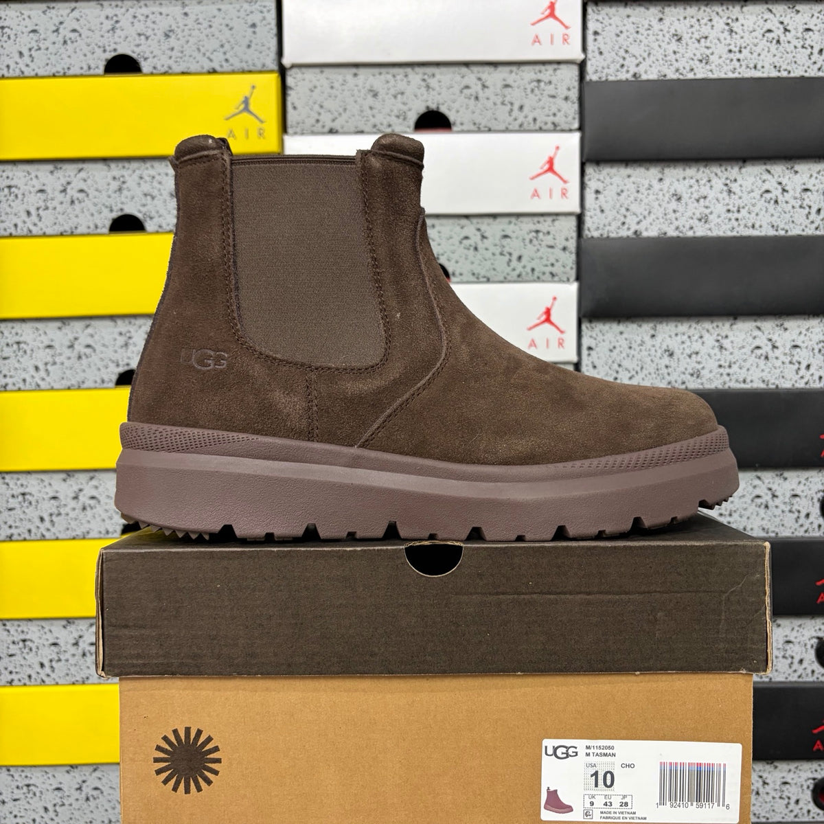 UGG Chelsea Boots in Chocolate Brown – Style 2050