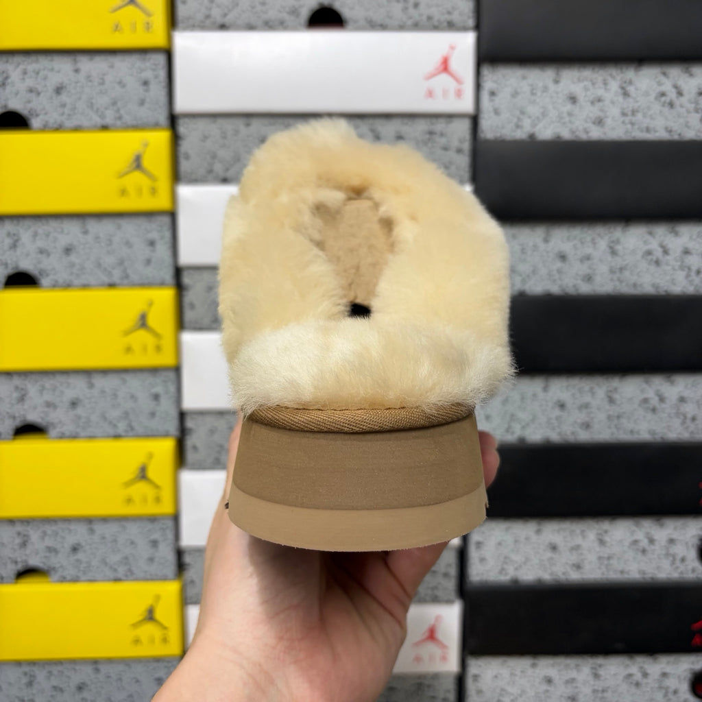 UGG Chestnut Platform Slippers with Plush Collar – 3 cm
