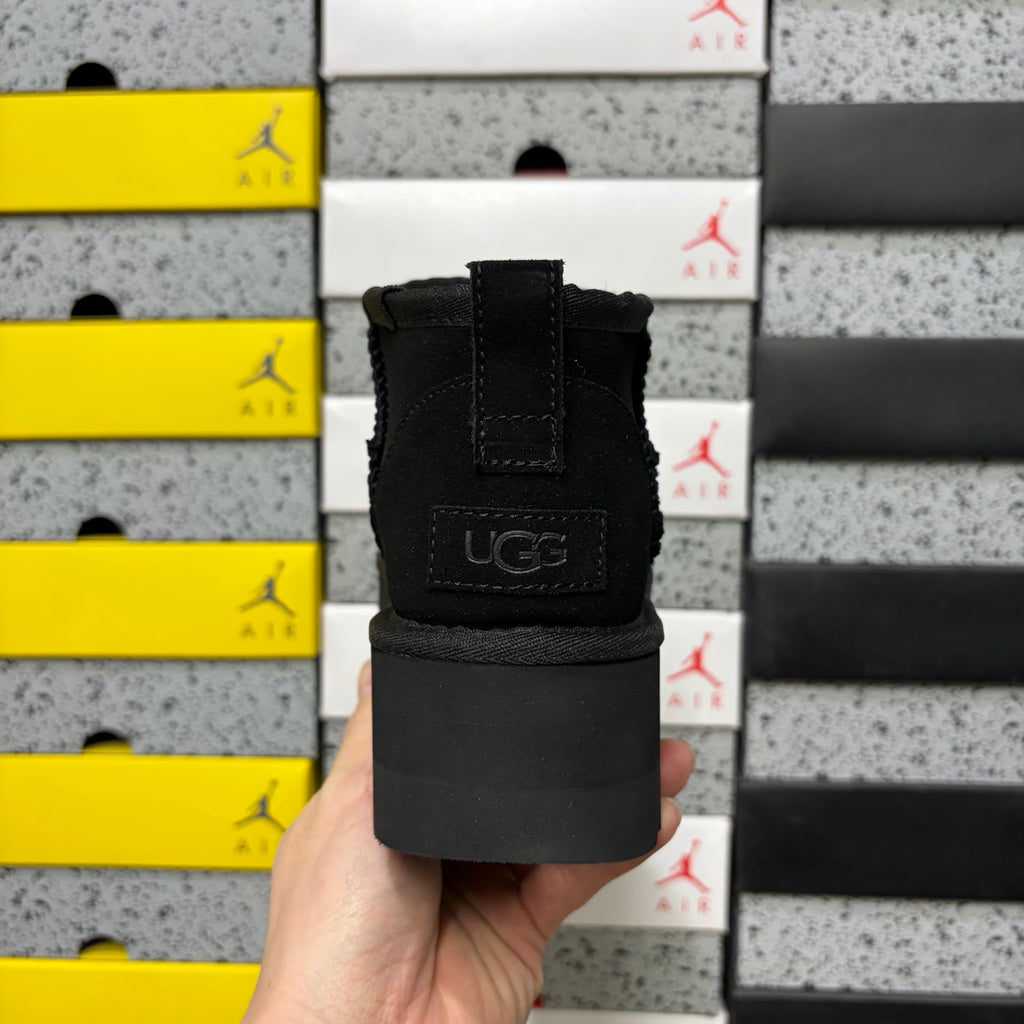 UGG Mini Platform Ankle Boots in Black – 5 cm