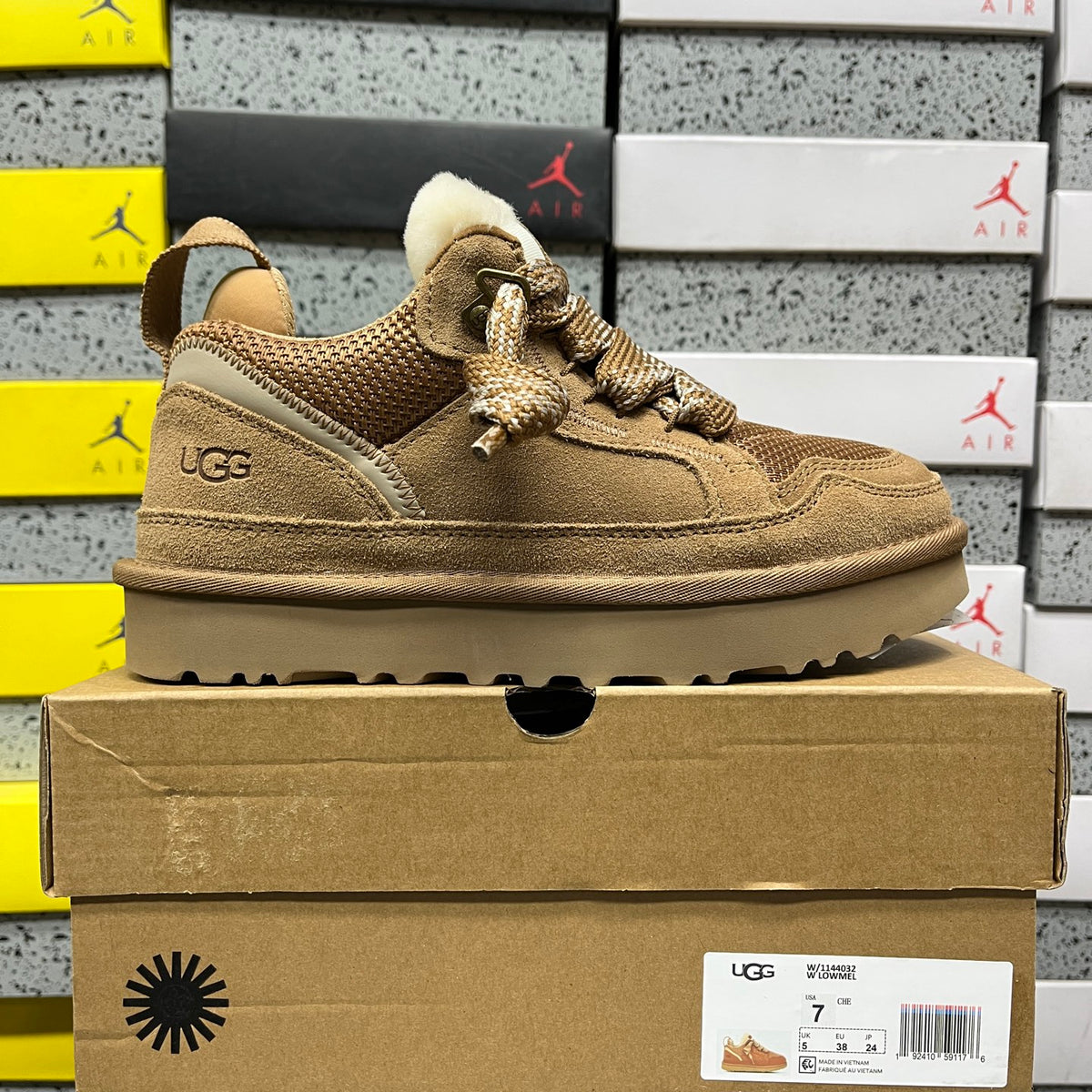 UGG Lowmel Lace-Up Shoes in Chestnut