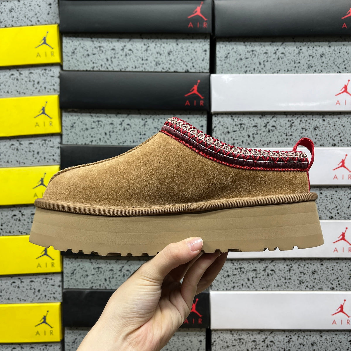 UGG Tazz II Platform Slippers in Chestnut