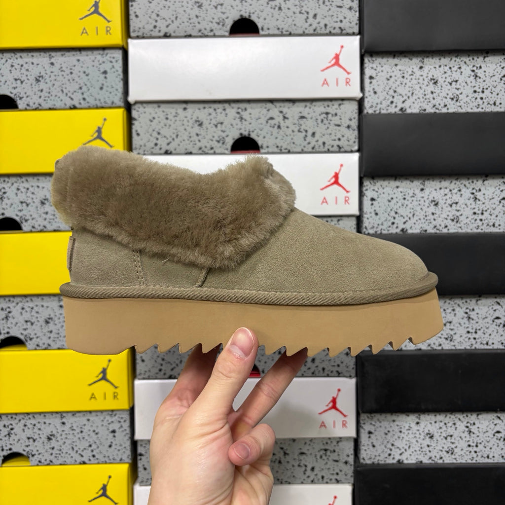 UGG Plush-Collar Platform Ankle Boots in Brown – Style W1166733