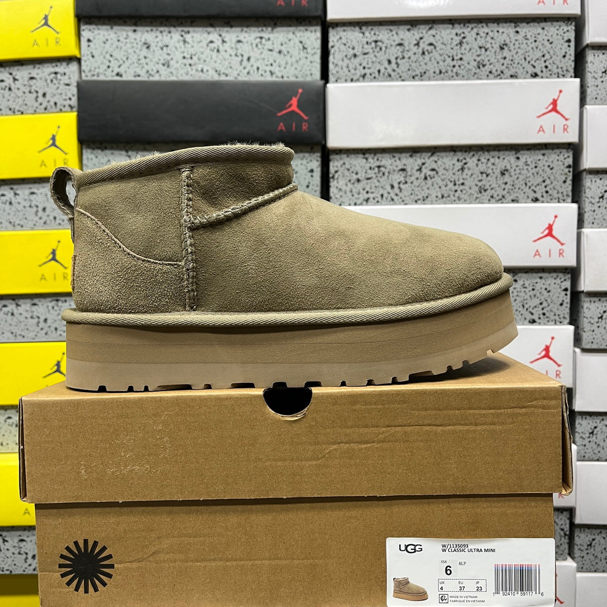 UGG Ultra Mini 3 cm Platform Boots in Antelope Brown