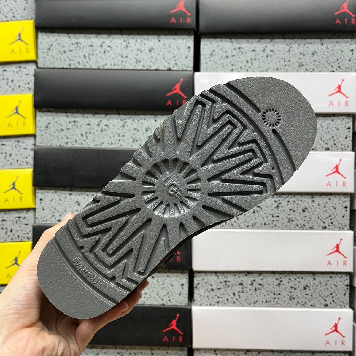 UGG Ultra Mini 3 cm Platform Boots in Grey