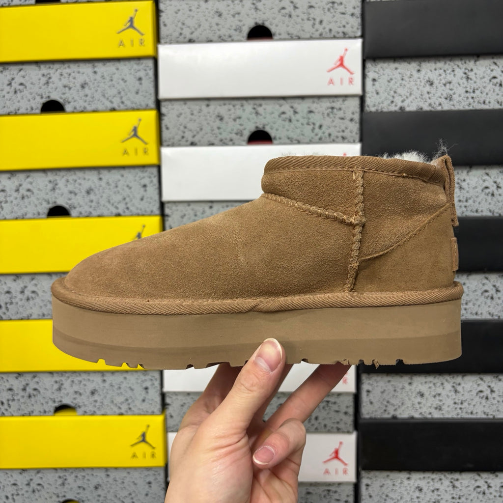 UGG Mini Platform Ankle Boots in Chestnut – 3 cm