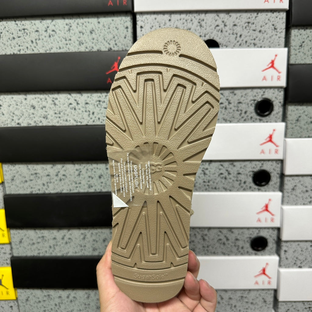 UGG Mini Platform Ankle Boots in Light Khaki – 3 cm