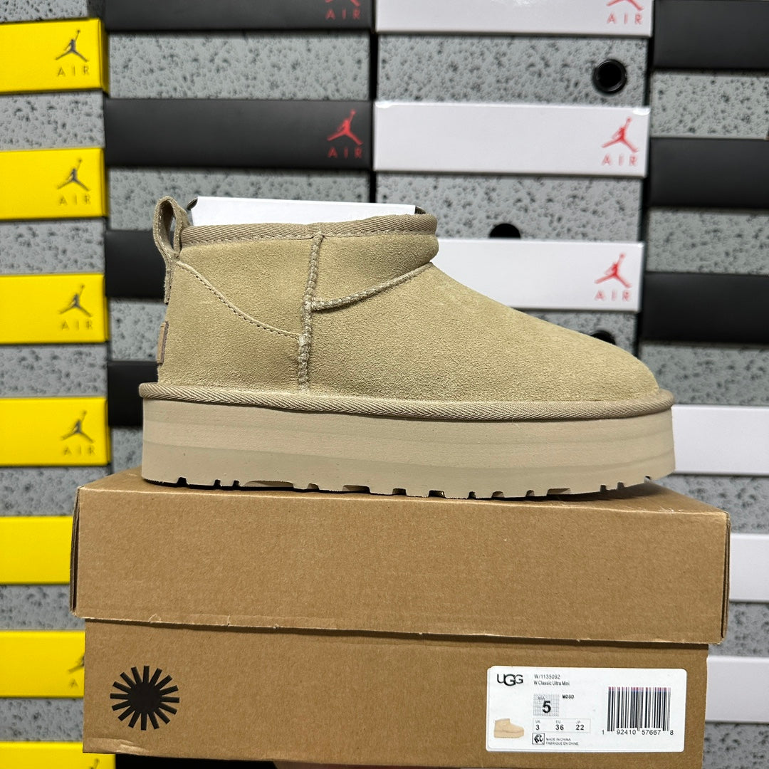 UGG Mini Platform Ankle Boots in Light Khaki – 3 cm