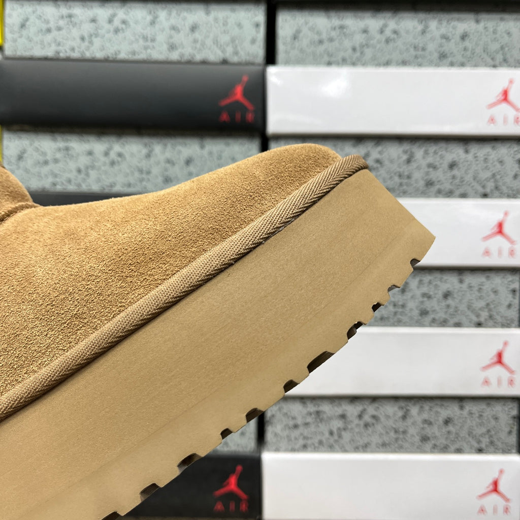 UGG Ultra Mini Platform Boots in Chestnut