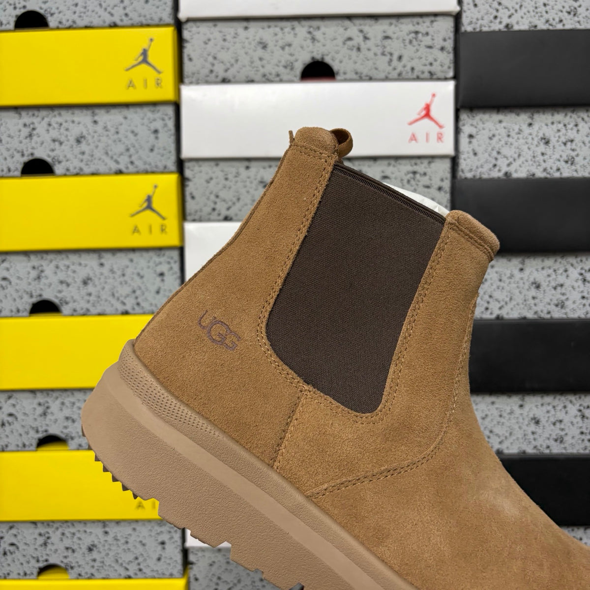 UGG Chelsea Boots in Chestnut – Style 2050