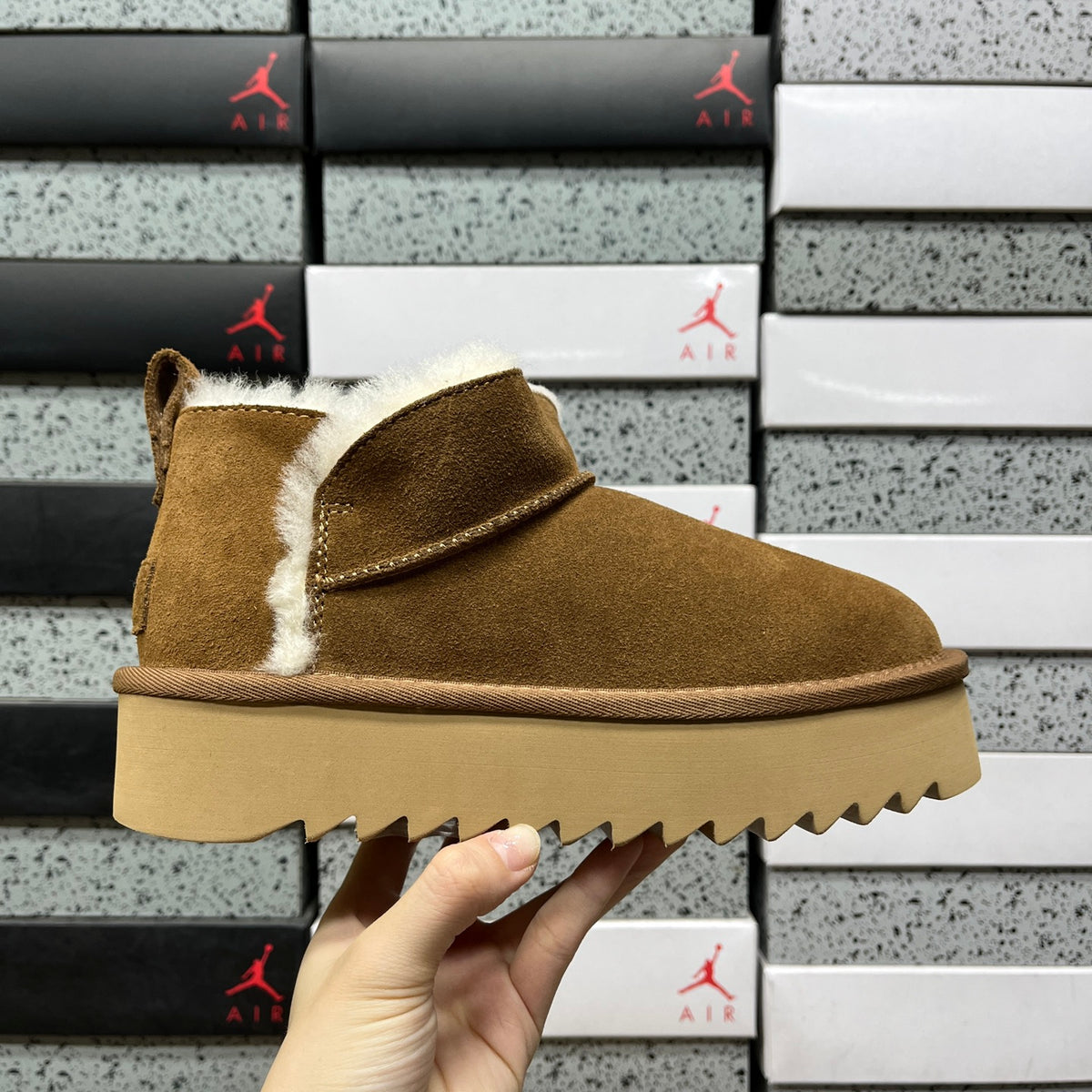UGG 5 cm Platform Ankle Boots in Chestnut – Style 1184115