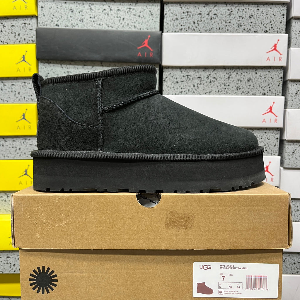 UGG Ultra Mini 3 cm Platform Boots in Black