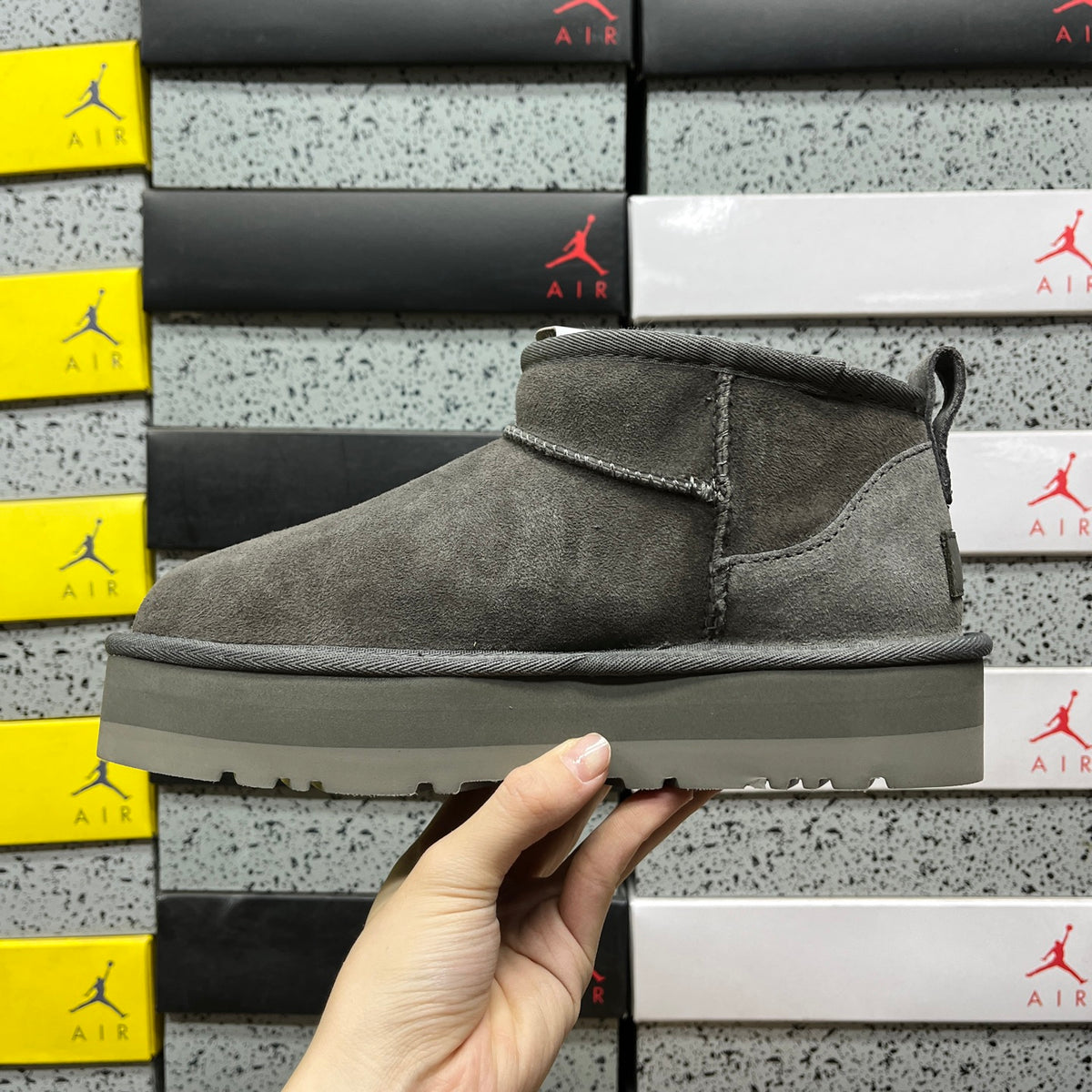 UGG Ultra Mini 3 cm Platform Boots in Grey