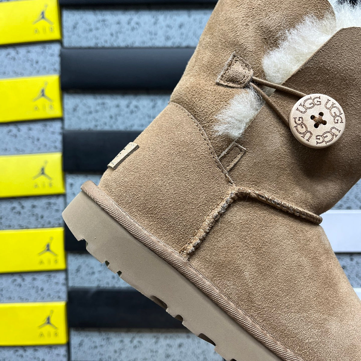 UGG Bailey Button II Boots in Chestnut