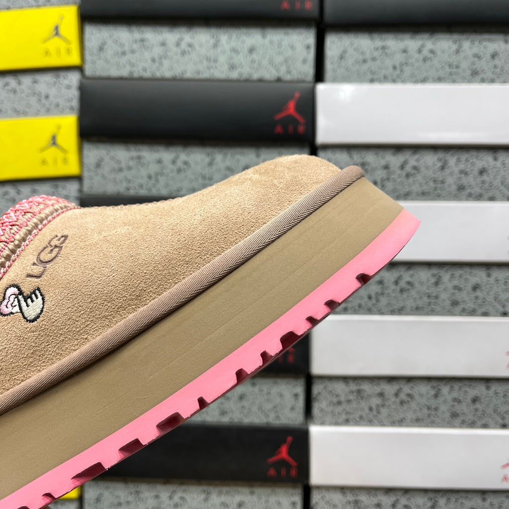 UGG Boots in Pink – Style 1122553