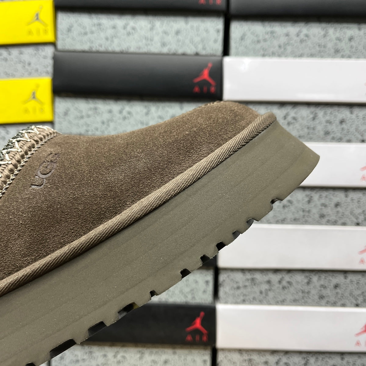 UGG Tazz II Platform Slippers in Walnut Brown