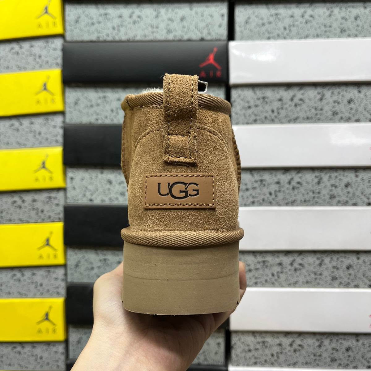 UGG Ultra Mini 3 cm Platform Boots in Chestnut