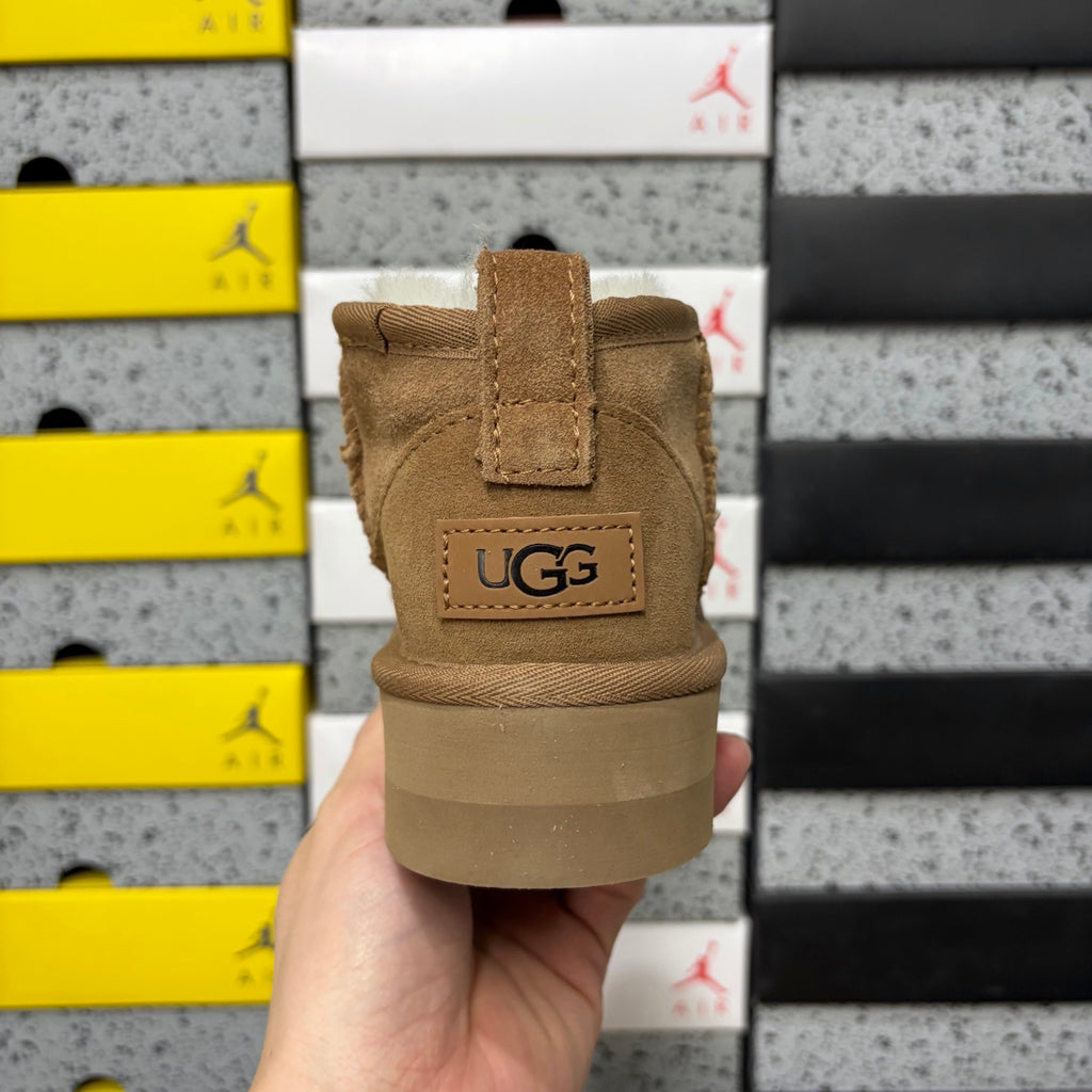 UGG Mini Platform Ankle Boots in Chestnut – 3 cm