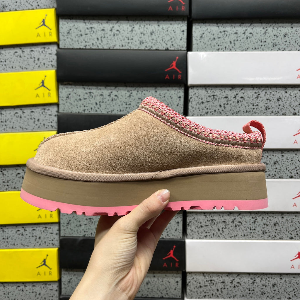 UGG Boots in Pink – Style 1122553