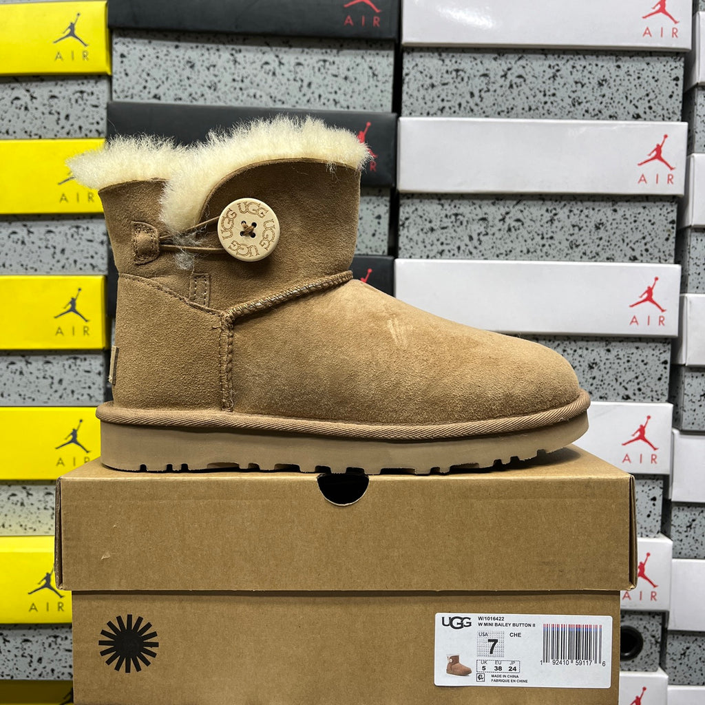 UGG Mini Bailey Button II Boots in Chestnut