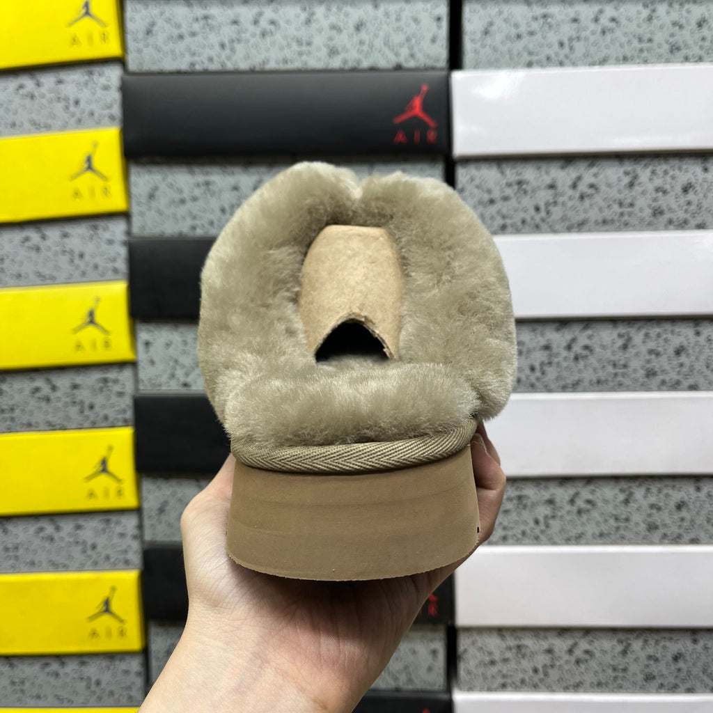 UGG Platform Slippers in Antelope Brown