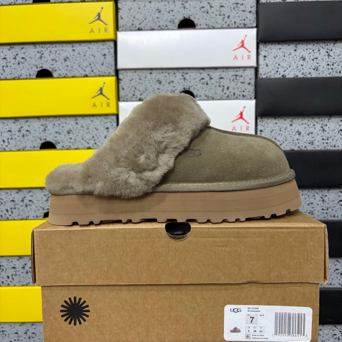 UGG Chestnut Platform Slippers with Plush Collar – 3 cm
