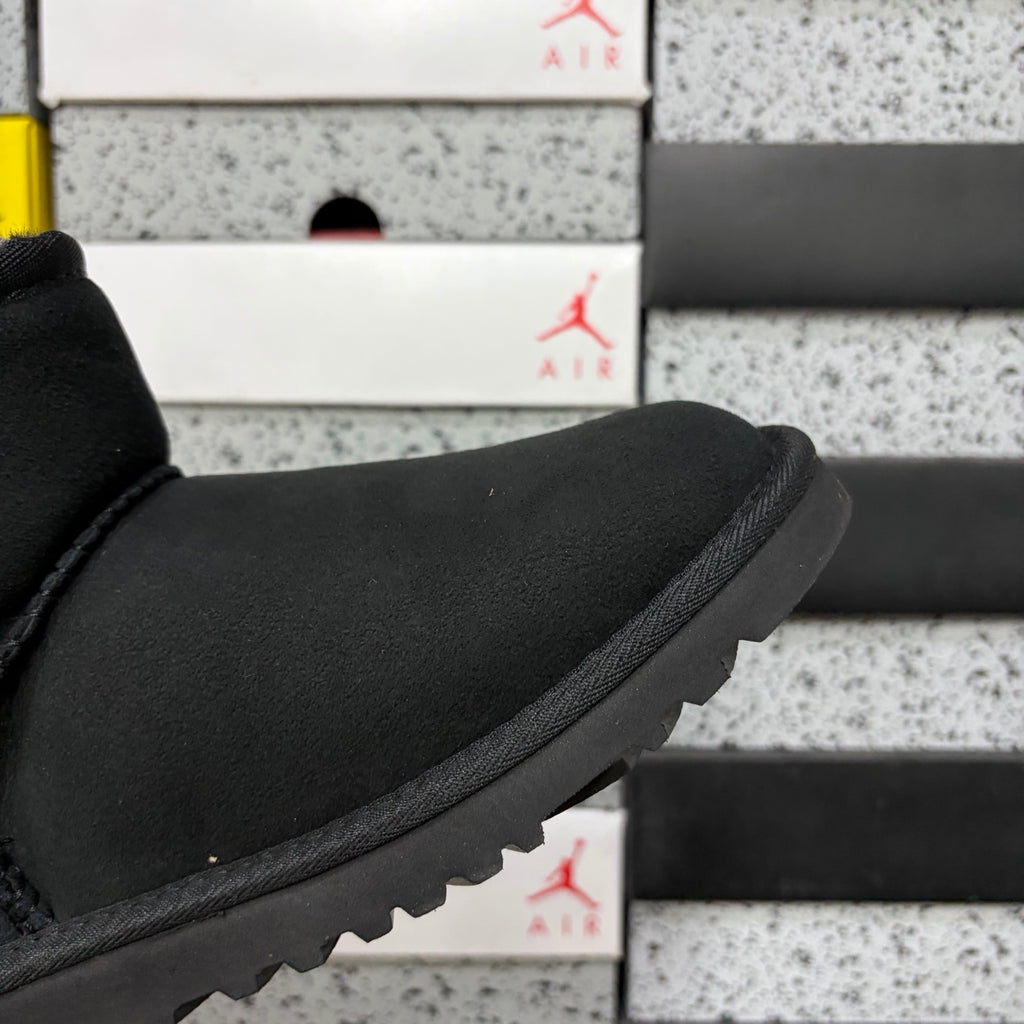 UGG Classic Short Boots in Black