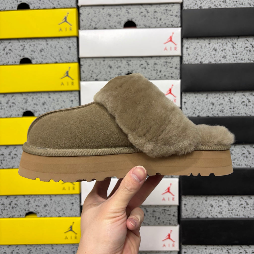 UGG Chestnut Platform Slippers with Plush Collar – 3 cm