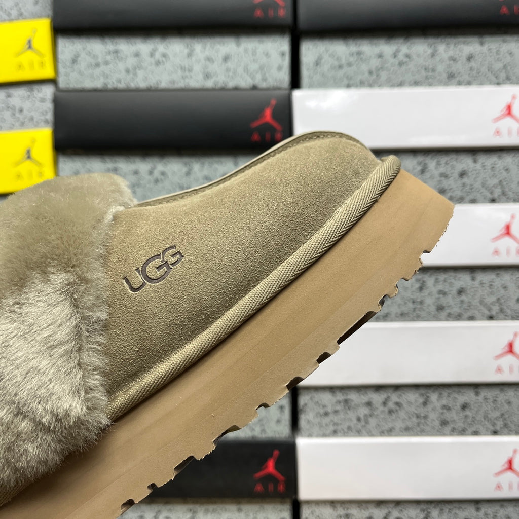 UGG Platform Slippers in Antelope Brown