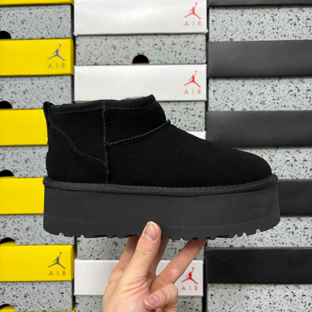 UGG Mini Platform Ankle Boots in Black – 5 cm