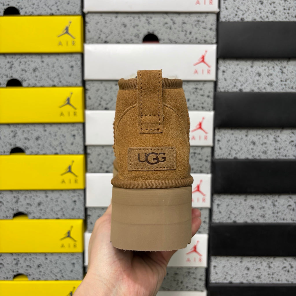 UGG Mini Platform Ankle Boots in Chestnut – 5 cm