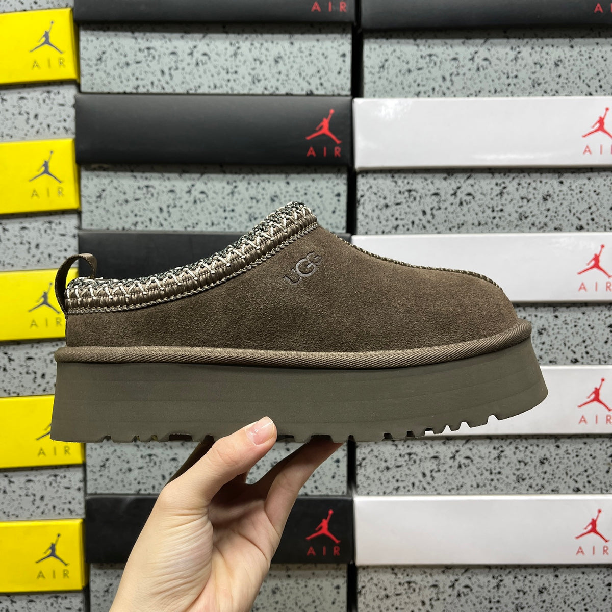 UGG Tazz II Platform Slippers in Walnut Brown