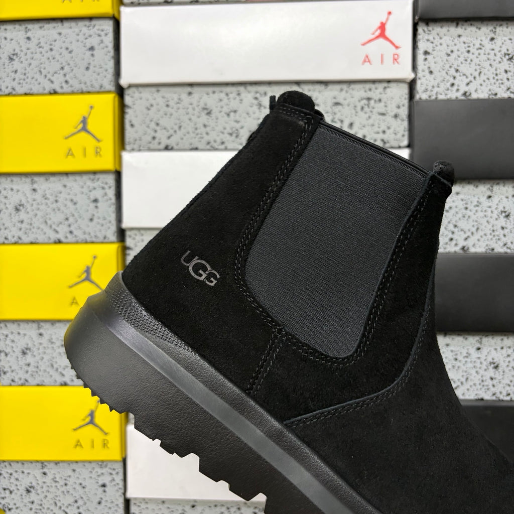 UGG Chelsea Boots in Black – Style 2050