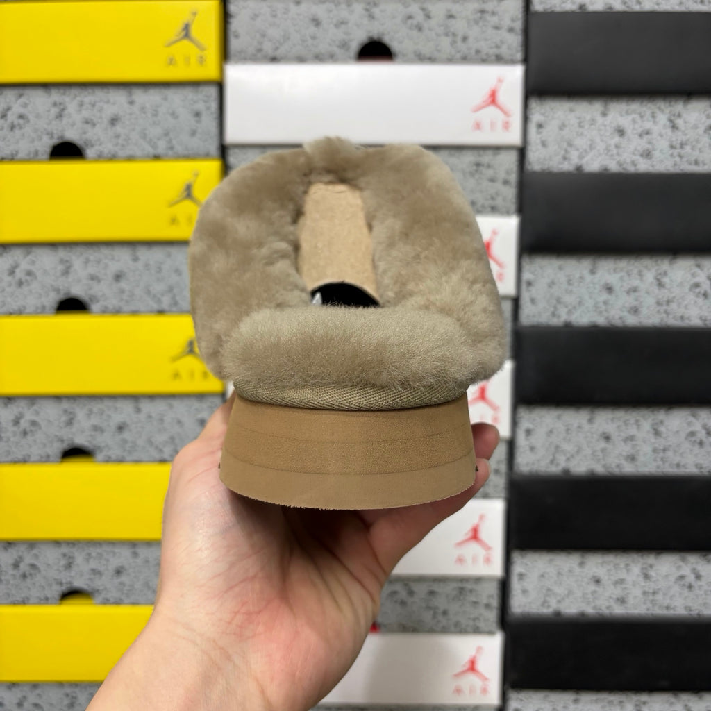 UGG Chestnut Platform Slippers with Plush Collar – 3 cm