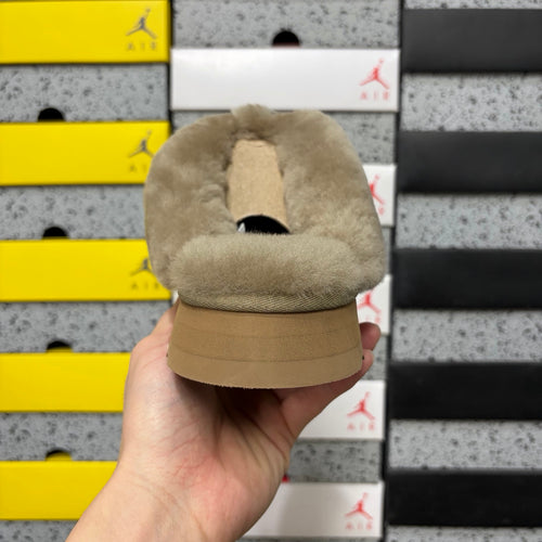 UGG Chestnut Platform Slippers with Plush Collar – 3 cm