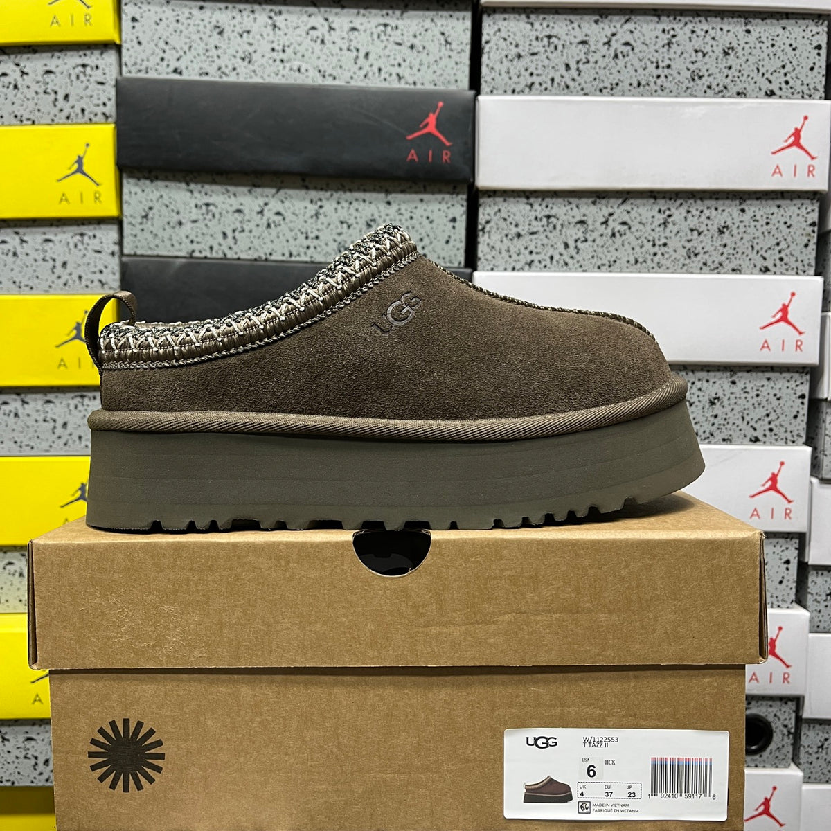 UGG Tazz II Platform Slippers in Walnut Brown