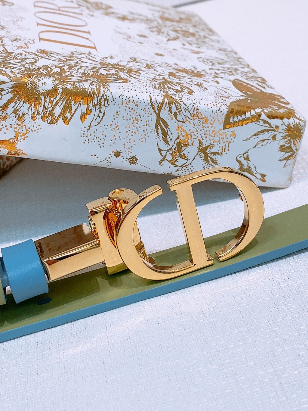 DIOR 25S BELT 20 MM IN DUSTY BLUE CALFSKIN 572900